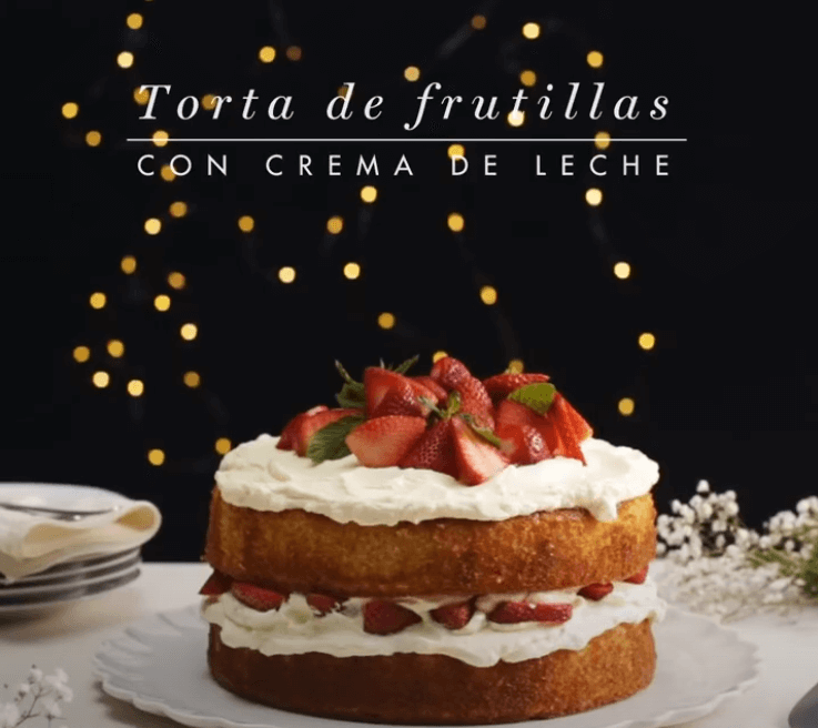 Torta de frutilla con crema de leche