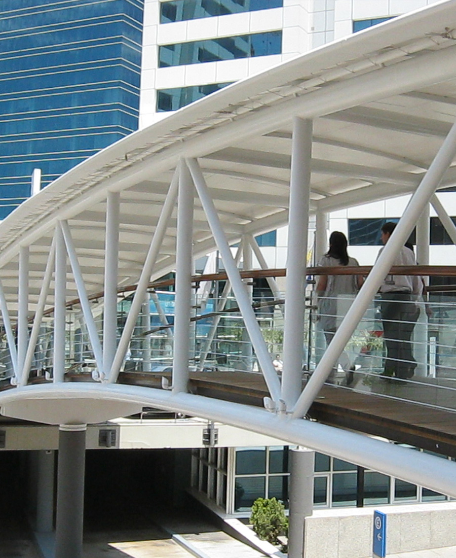 Puente peatonal Montevideo Shopping-WTC